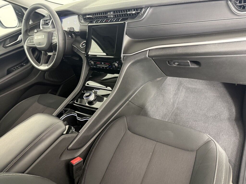 2023 Jeep Grand Cherokee Laredo 4x4 Maumee OH