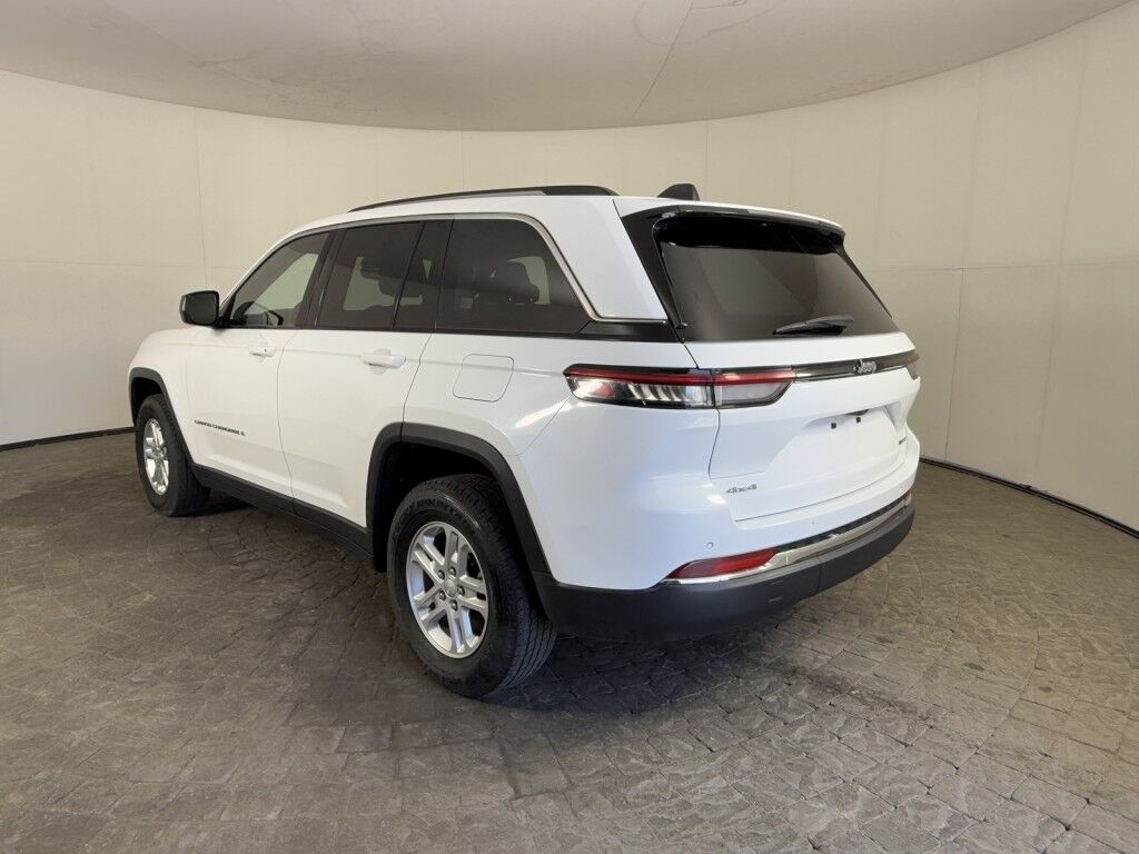 2023 Jeep Grand Cherokee Laredo 4x4 Maumee OH