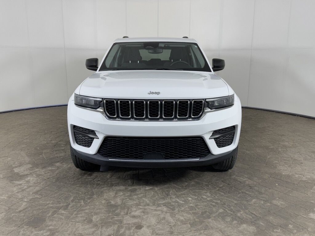 2023 Jeep Grand Cherokee Laredo 4x4 Maumee OH