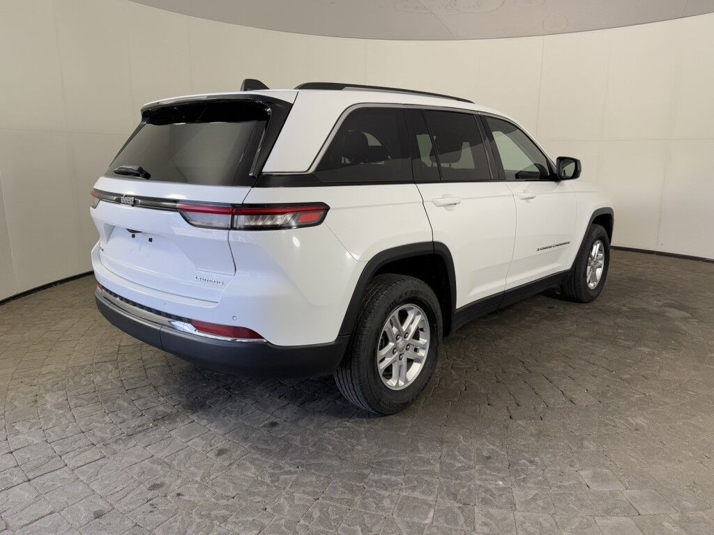 2023 Jeep Grand Cherokee Laredo 4x4 Maumee OH