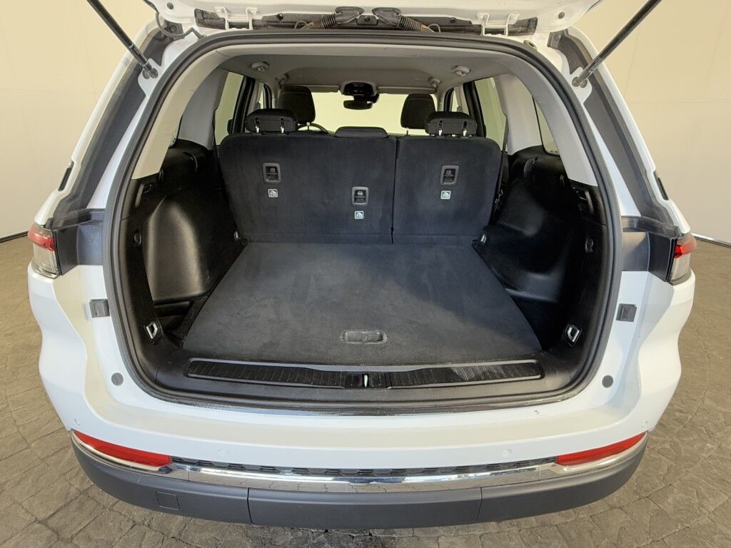 2023 Jeep Grand Cherokee Laredo 4x4 Maumee OH