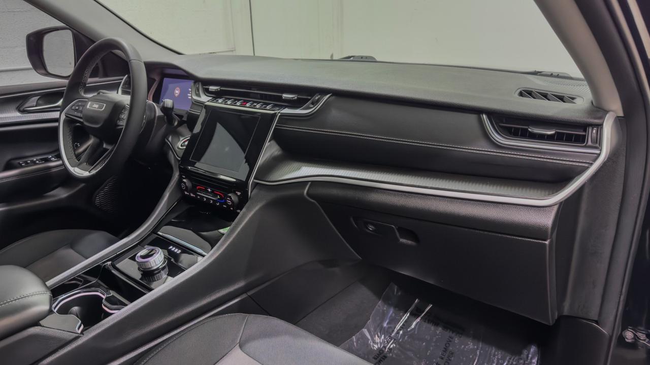 2023 Jeep Grand Cherokee Laredo 4x4 Tallmadge OH