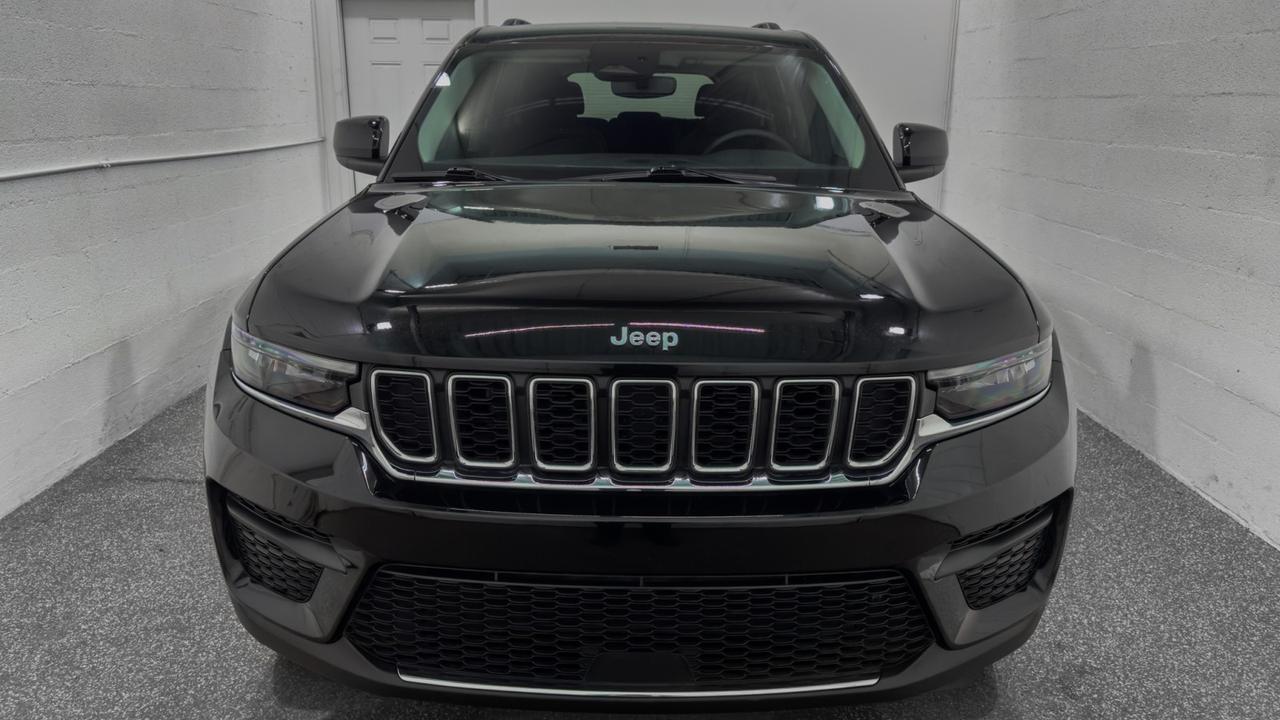 2023 Jeep Grand Cherokee Laredo 4x4 Tallmadge OH