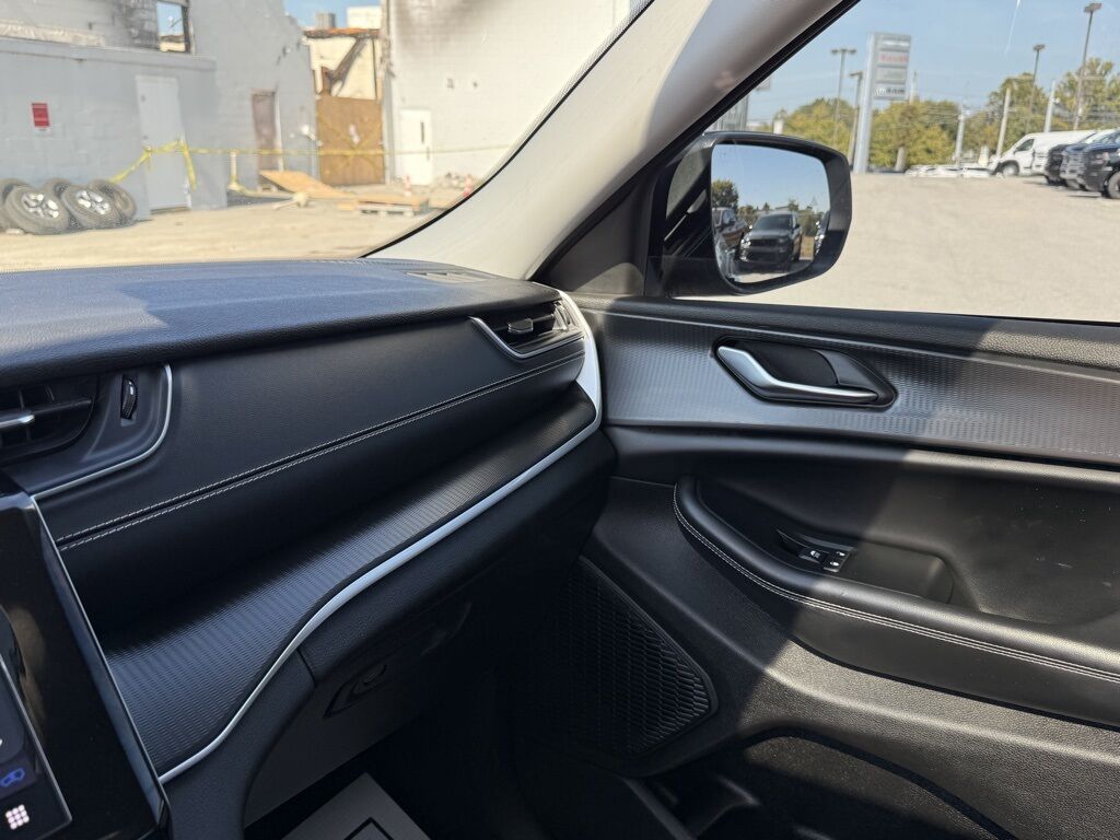 2023 Jeep Grand Cherokee Laredo Crestwood KY