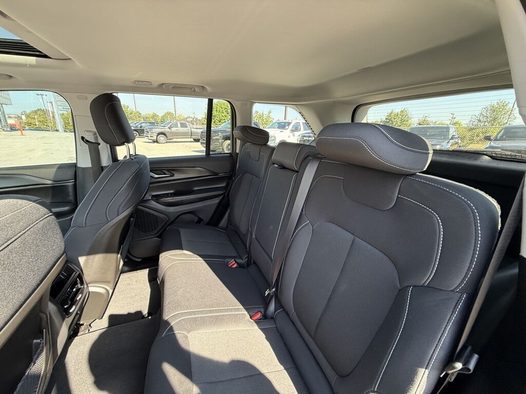 2023 Jeep Grand Cherokee Laredo Crestwood KY