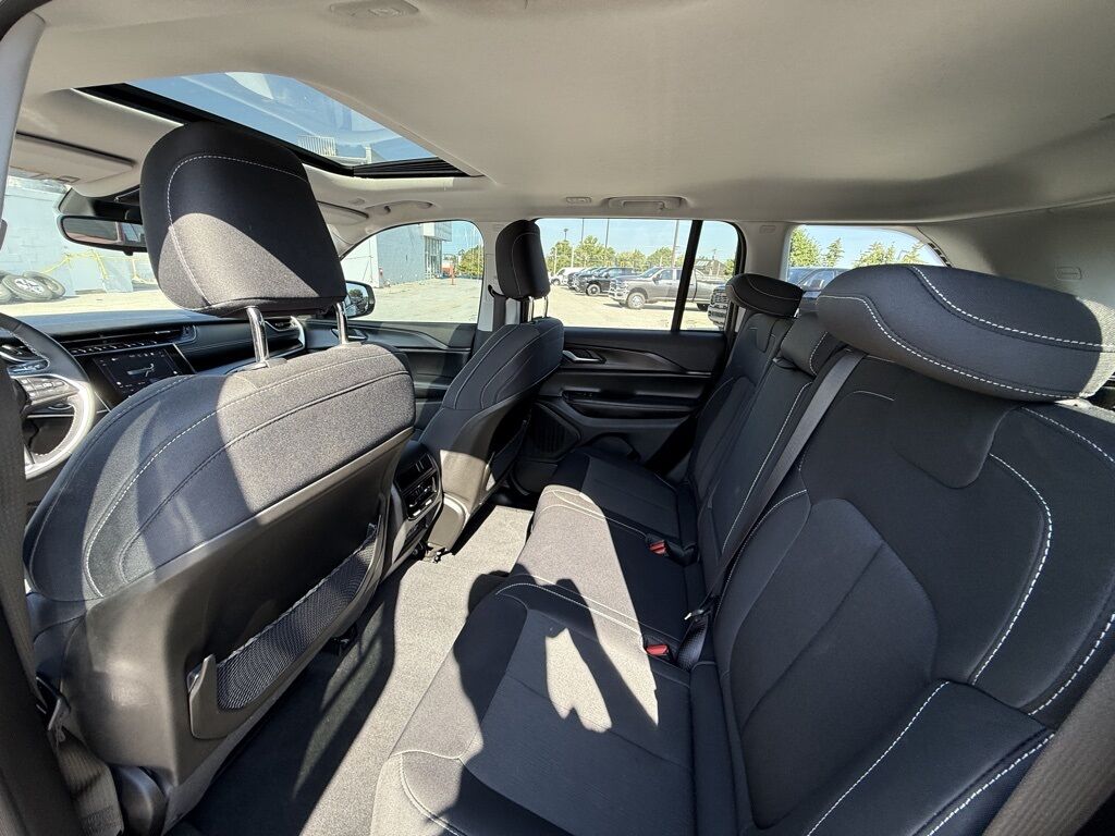 2023 Jeep Grand Cherokee Laredo Crestwood KY