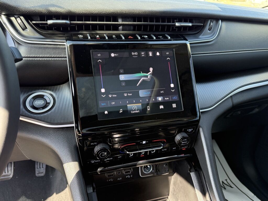 2023 Jeep Grand Cherokee Laredo Crestwood KY