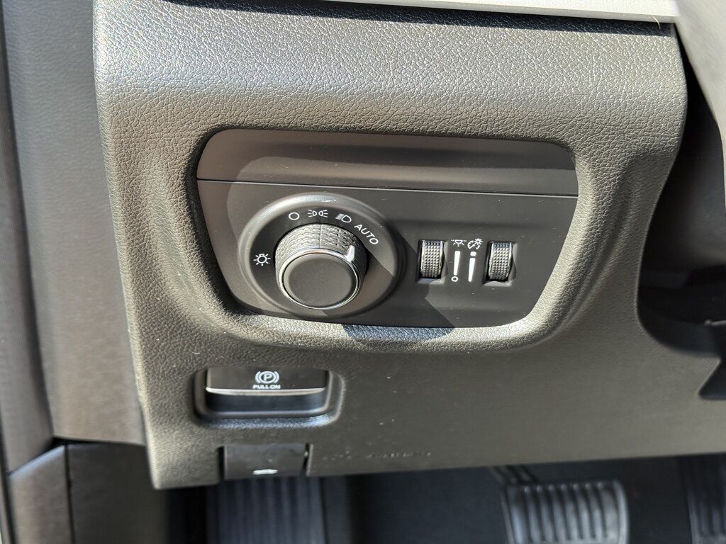 2023 Jeep Grand Cherokee Laredo Crestwood KY