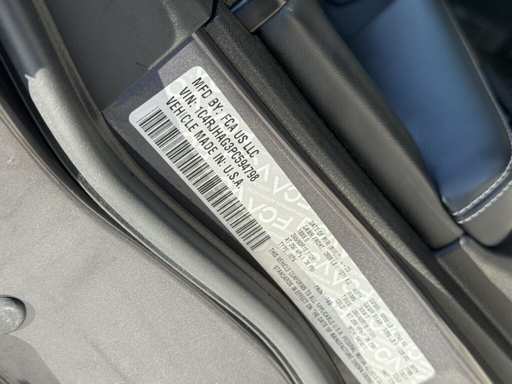 2023 Jeep Grand Cherokee Laredo Crestwood KY