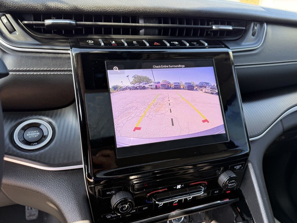 2023 Jeep Grand Cherokee Laredo Crestwood KY