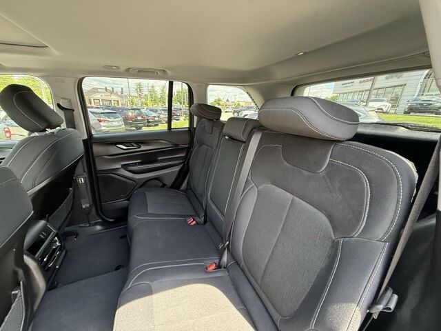 2023 Jeep Grand Cherokee Laredo Crestwood KY