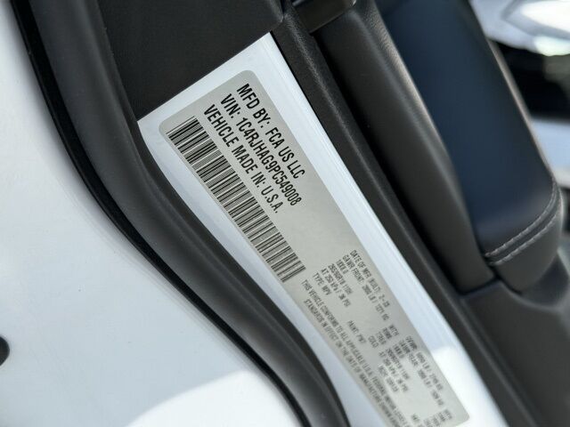 2023 Jeep Grand Cherokee Laredo Crestwood KY
