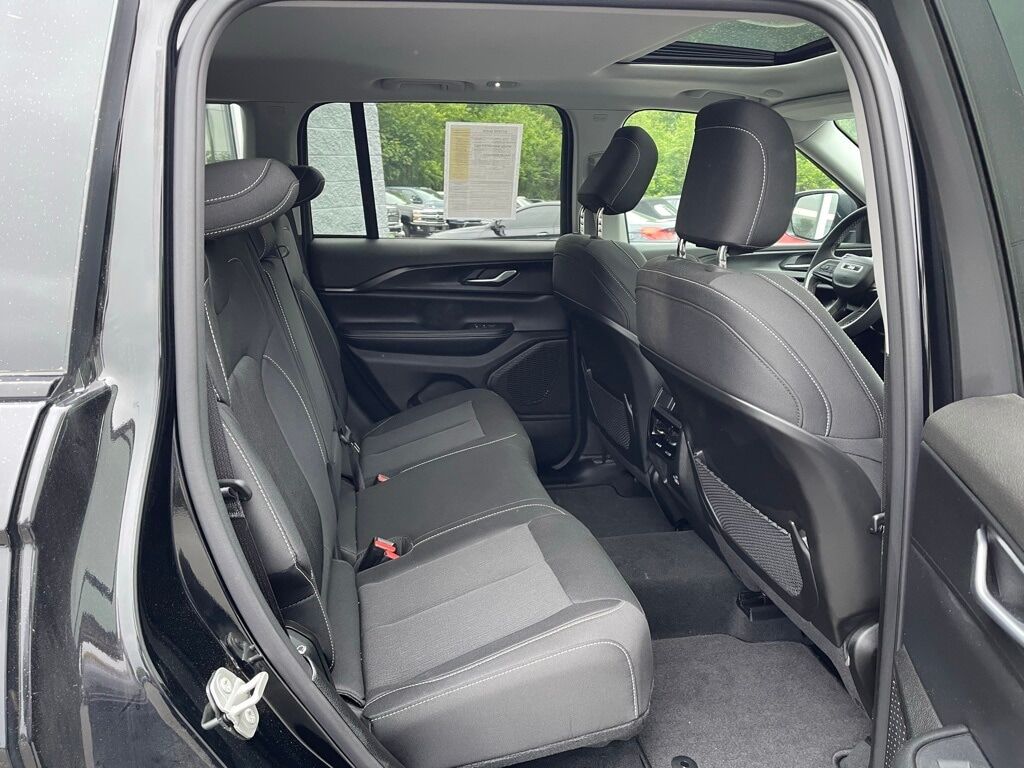 2023 Jeep Grand Cherokee Laredo Orange MA