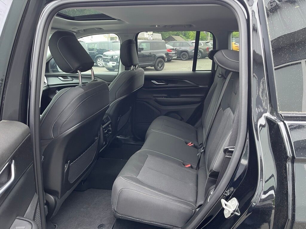 2023 Jeep Grand Cherokee Laredo Orange MA