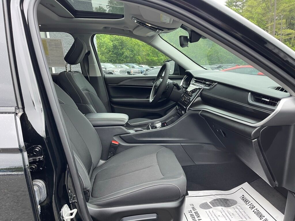 2023 Jeep Grand Cherokee Laredo Orange MA