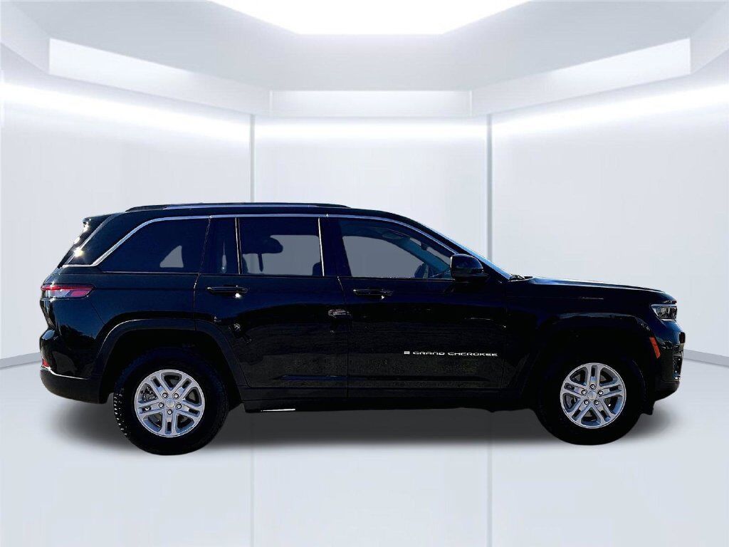 2023 Jeep Grand Cherokee Laredo OR