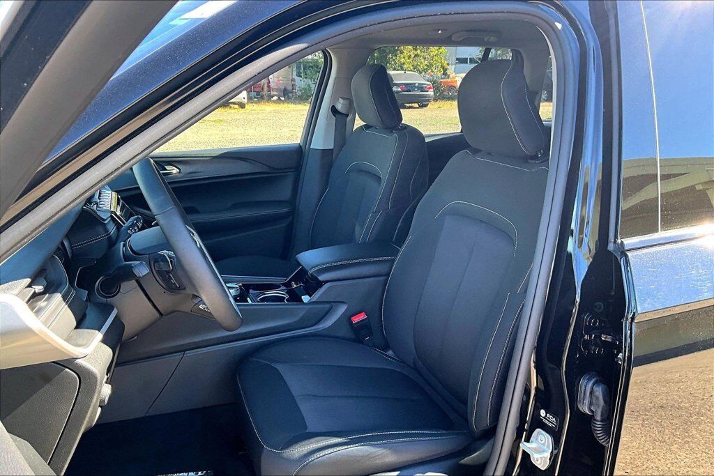 2023 Jeep Grand Cherokee Laredo OR