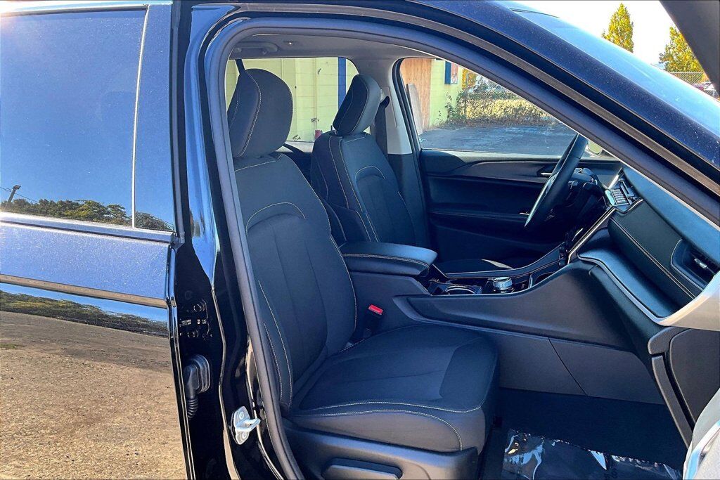 2023 Jeep Grand Cherokee Laredo OR