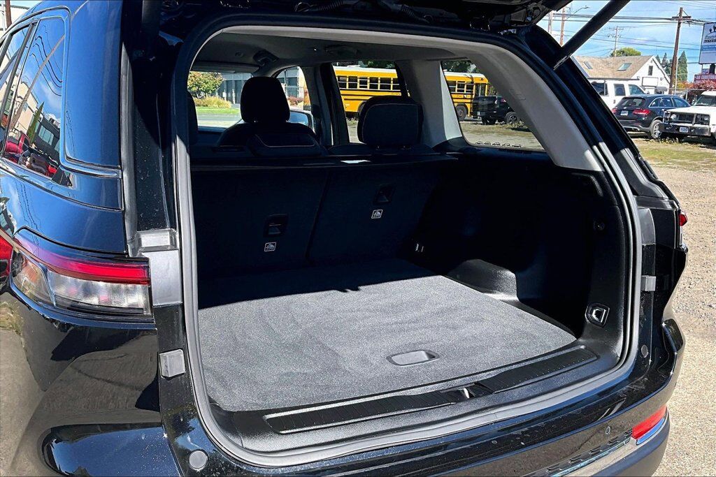 2023 Jeep Grand Cherokee Laredo OR
