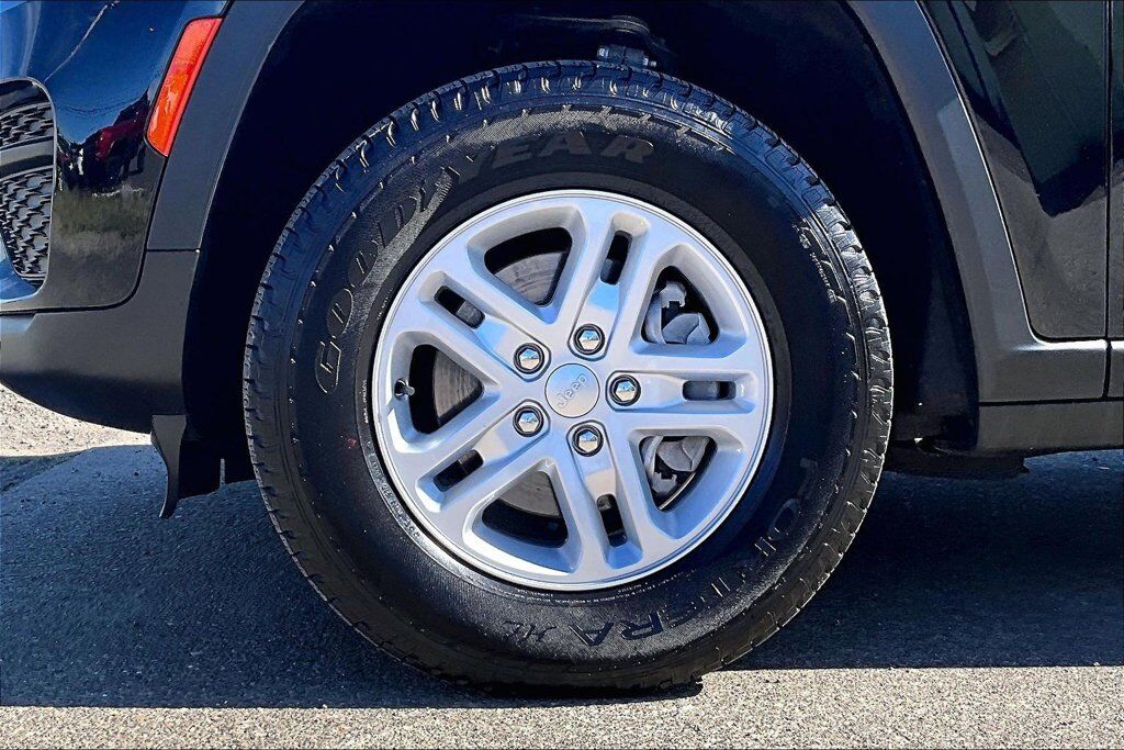2023 Jeep Grand Cherokee Laredo OR