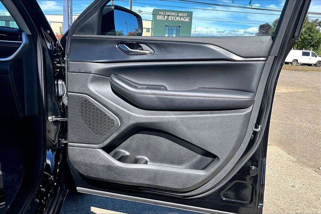 2023 Jeep Grand Cherokee Laredo OR