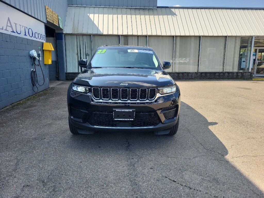 2023 Jeep Grand Cherokee Laredo Owego NY