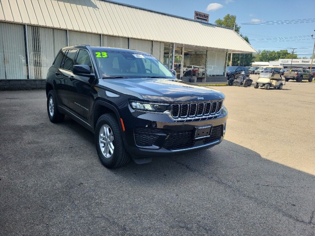 2023 Jeep Grand Cherokee Laredo Owego NY