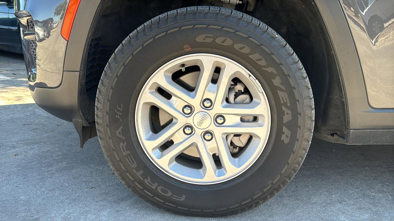 2023 Jeep Grand Cherokee Laredo  Selma TX