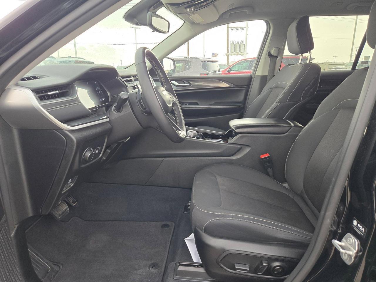 2023 Jeep Grand Cherokee Laredo Castroville TX