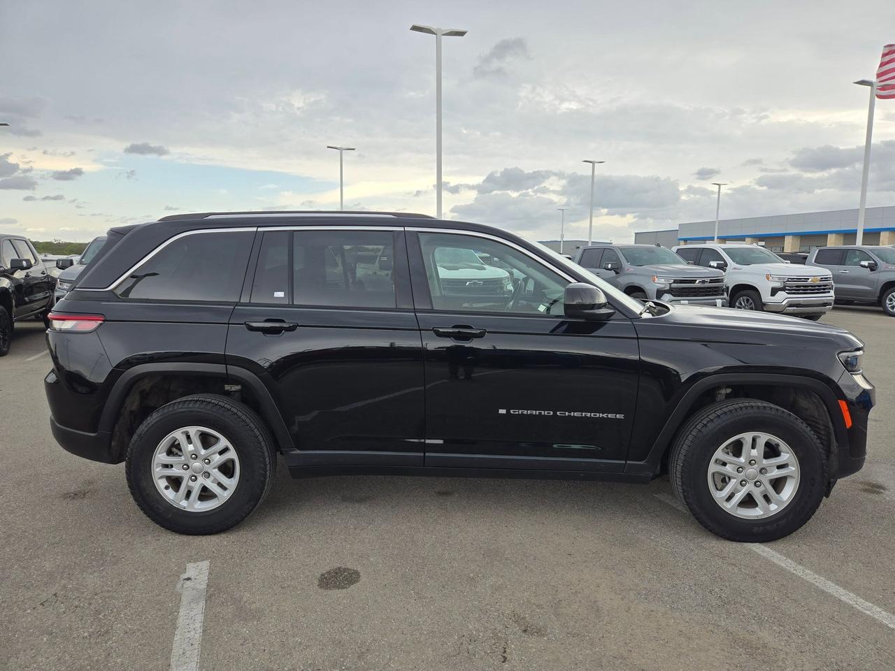 2023 Jeep Grand Cherokee Laredo