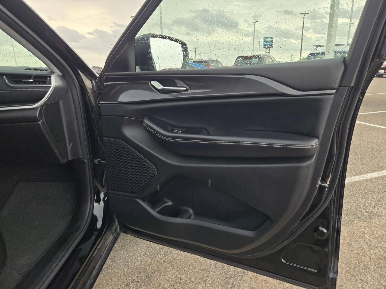 2023 Jeep Grand Cherokee Laredo Castroville TX