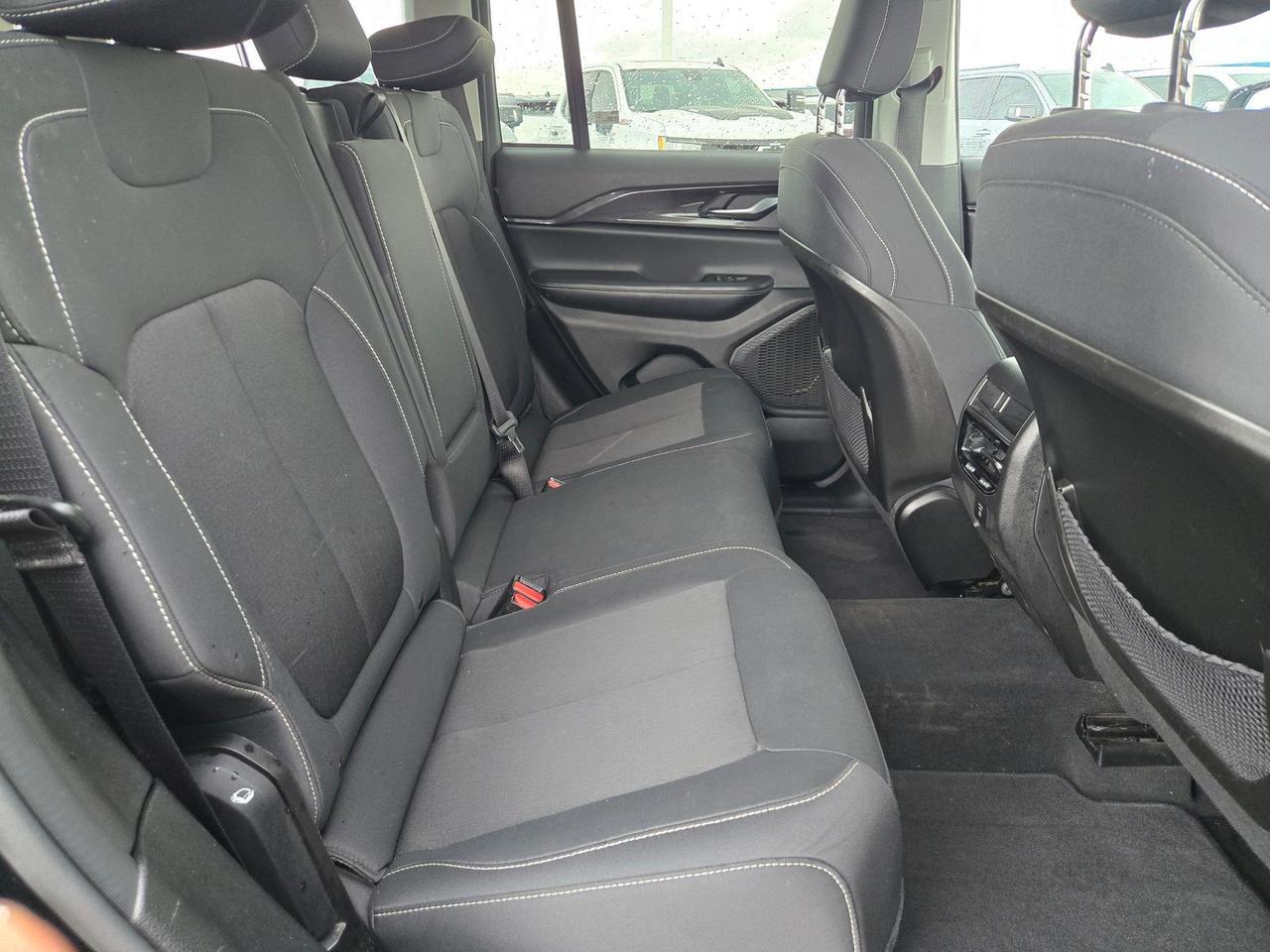 2023 Jeep Grand Cherokee Laredo Castroville TX