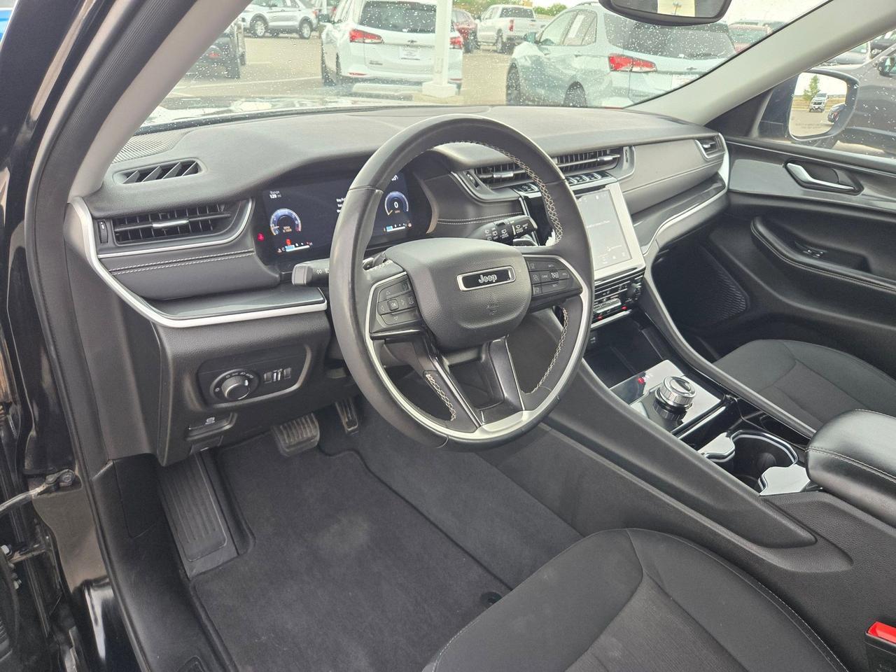 2023 Jeep Grand Cherokee Laredo Castroville TX