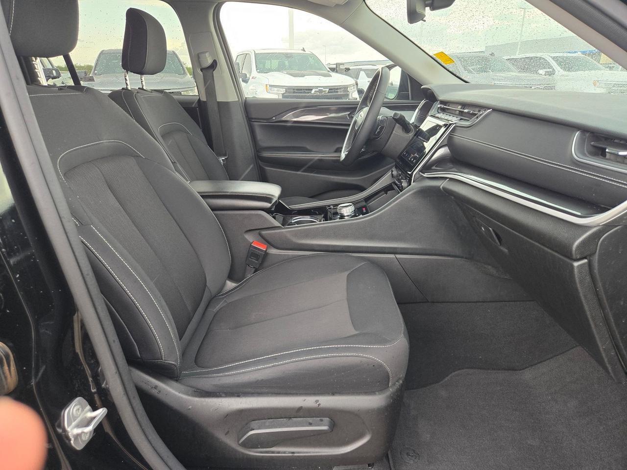 2023 Jeep Grand Cherokee Laredo Castroville TX