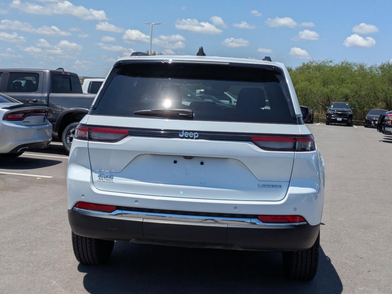 2023 Jeep Grand Cherokee Laredo Castroville TX
