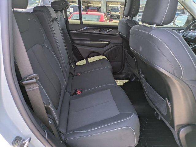 2023 Jeep Grand Cherokee Laredo Castroville TX