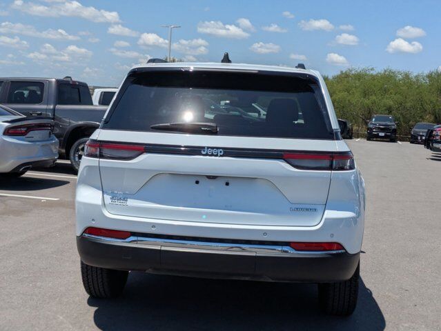 2023 Jeep Grand Cherokee Laredo Castroville TX