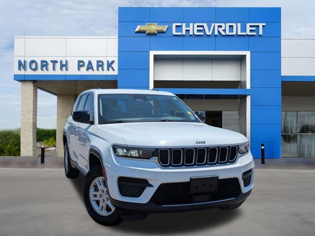 2023 Jeep Grand Cherokee Laredo Castroville TX