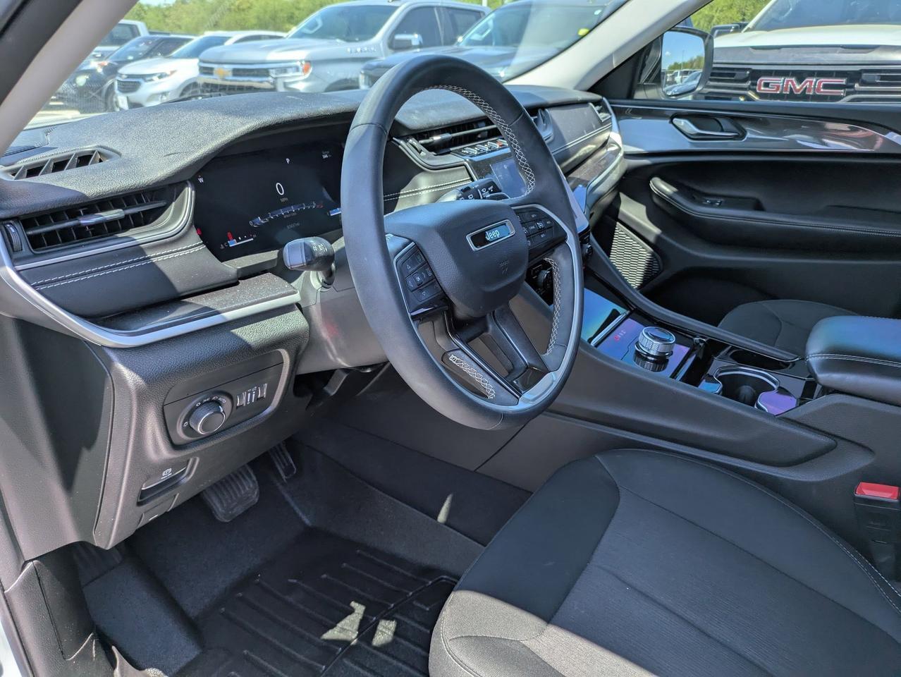 2023 Jeep Grand Cherokee Laredo Castroville TX
