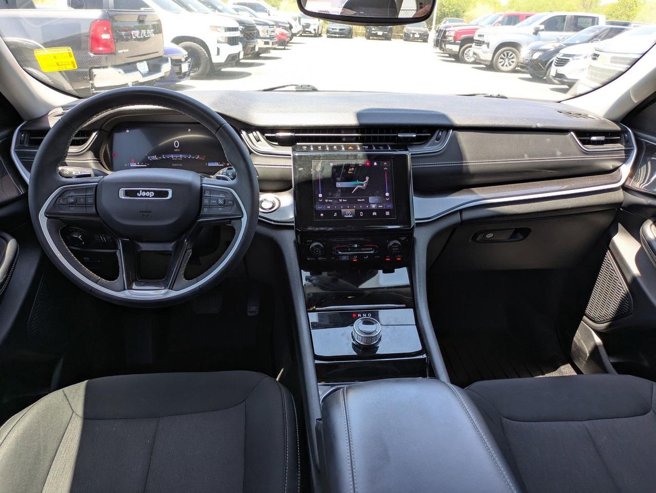 2023 Jeep Grand Cherokee Laredo Castroville TX