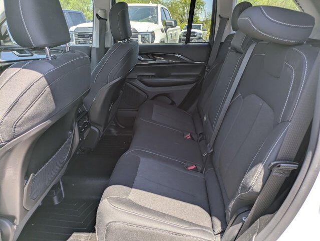2023 Jeep Grand Cherokee Laredo Castroville TX