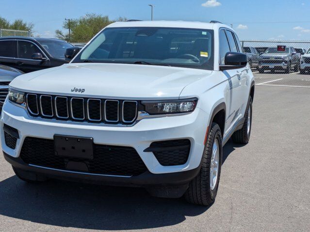 2023 Jeep Grand Cherokee Laredo Castroville TX