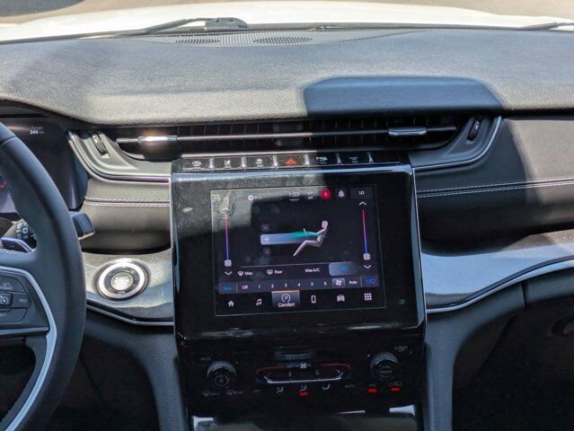 2023 Jeep Grand Cherokee Laredo Castroville TX