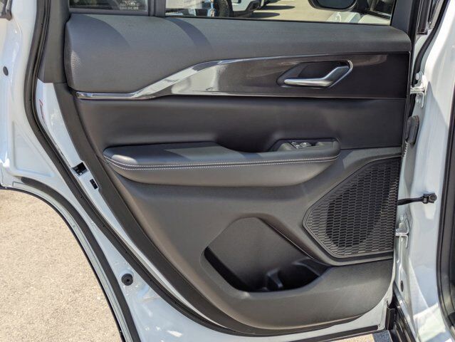 2023 Jeep Grand Cherokee Laredo Castroville TX