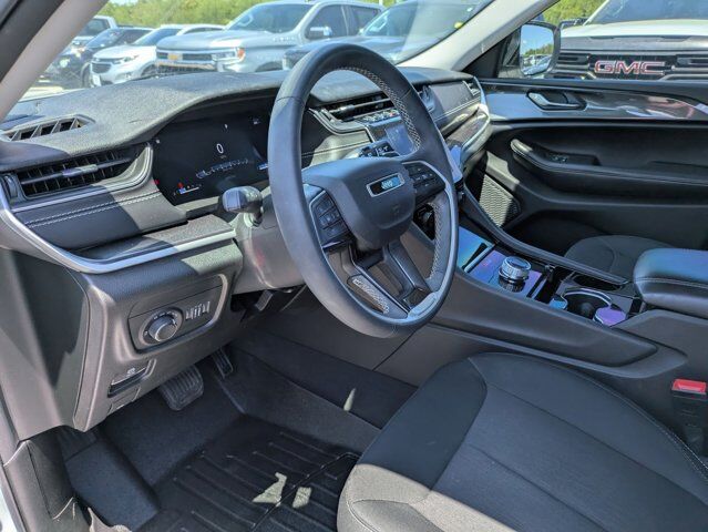 2023 Jeep Grand Cherokee Laredo Castroville TX