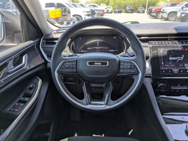 2023 Jeep Grand Cherokee Laredo Castroville TX