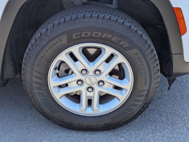 2023 Jeep Grand Cherokee Laredo Castroville TX