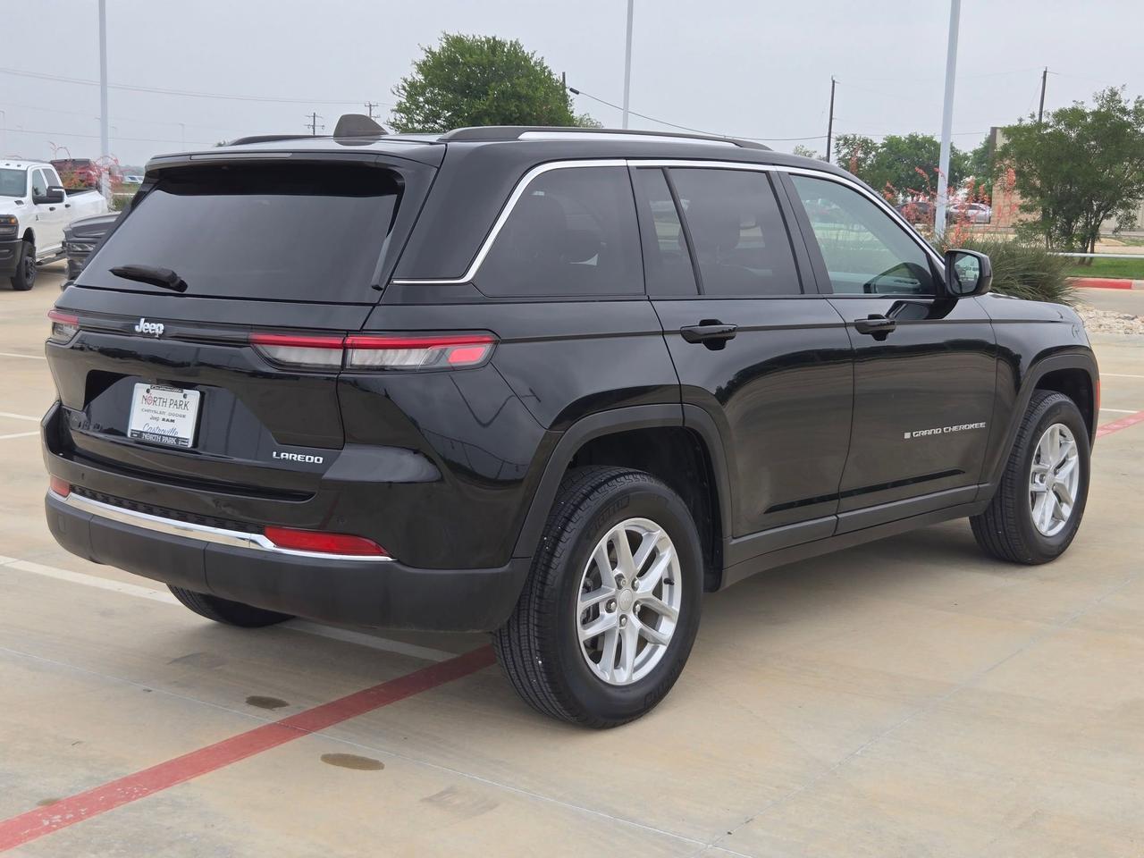 2023 Jeep Grand Cherokee Laredo