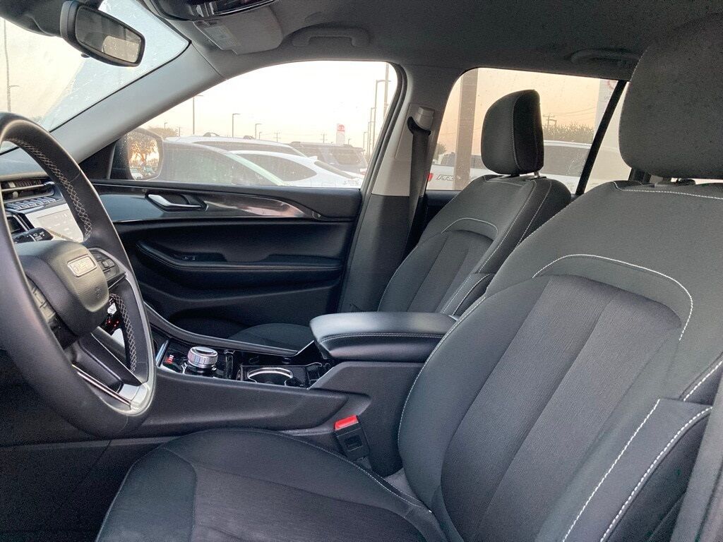 2023 Jeep Grand Cherokee Laredo San Antonio TX