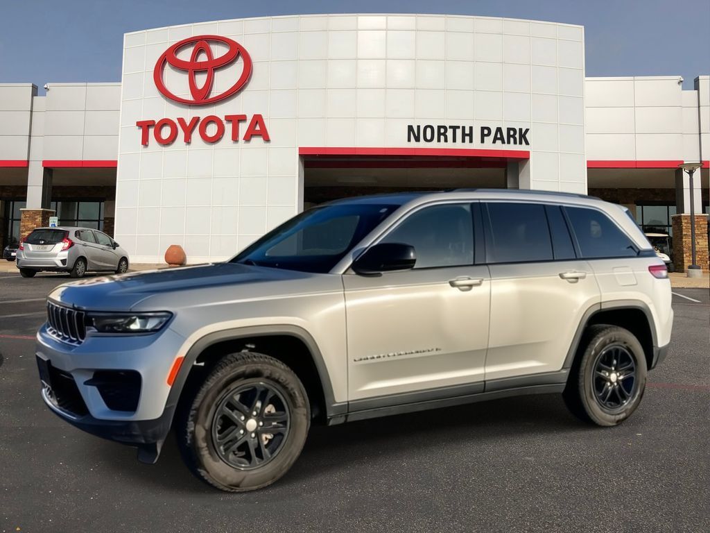 2023 Jeep Grand Cherokee Laredo